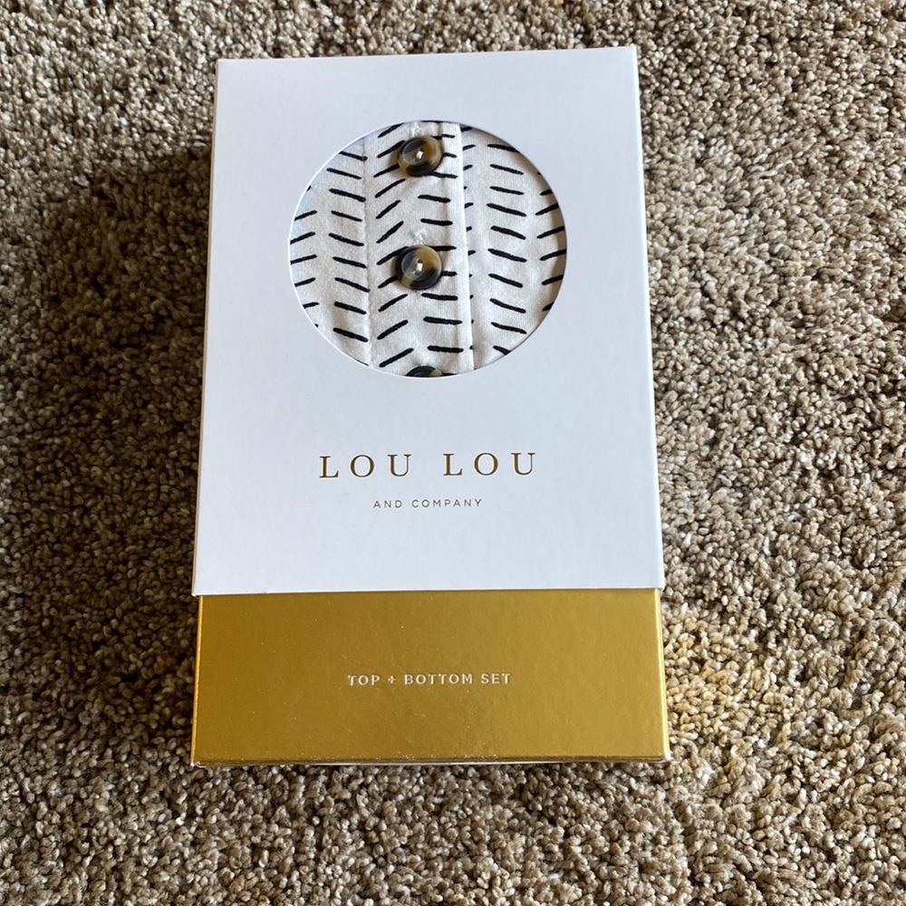 Lou Lou and Company Top and Bottom Set. Brand new, never worn. 12-24m.